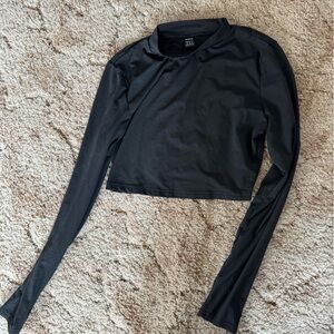 SHEIN Black Long Sleeve Crop Top